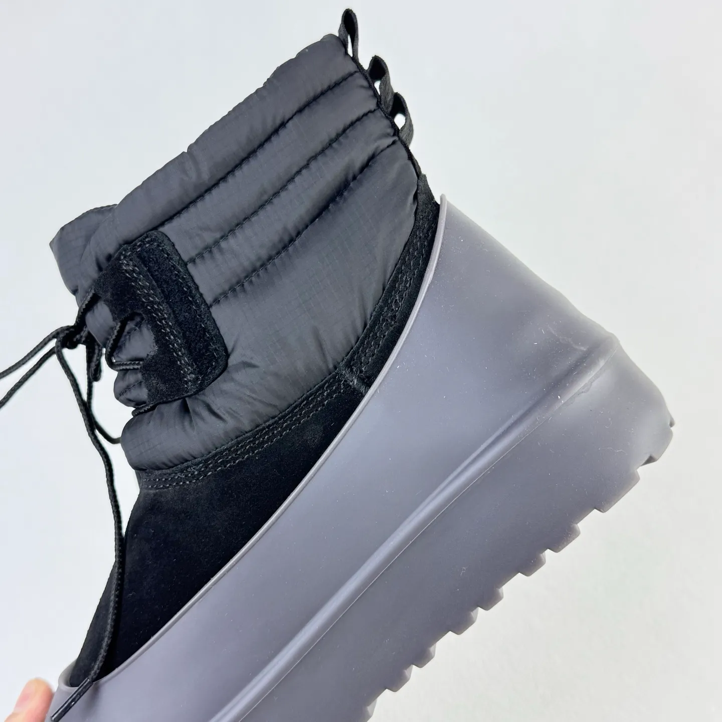 Pick up locally 💰760 Core recommendation Good price Size correction Men's and women's shoes UGG Mini Lace-Up Weather dual-purpose detachable winter neutral snow boots 1120849 Overseas shopping high-end retail version Combination midsole is lightweight and non-slip Real sheep fur integrated Size: 35 36 37 38 39 40 41 42 43 44 45 46